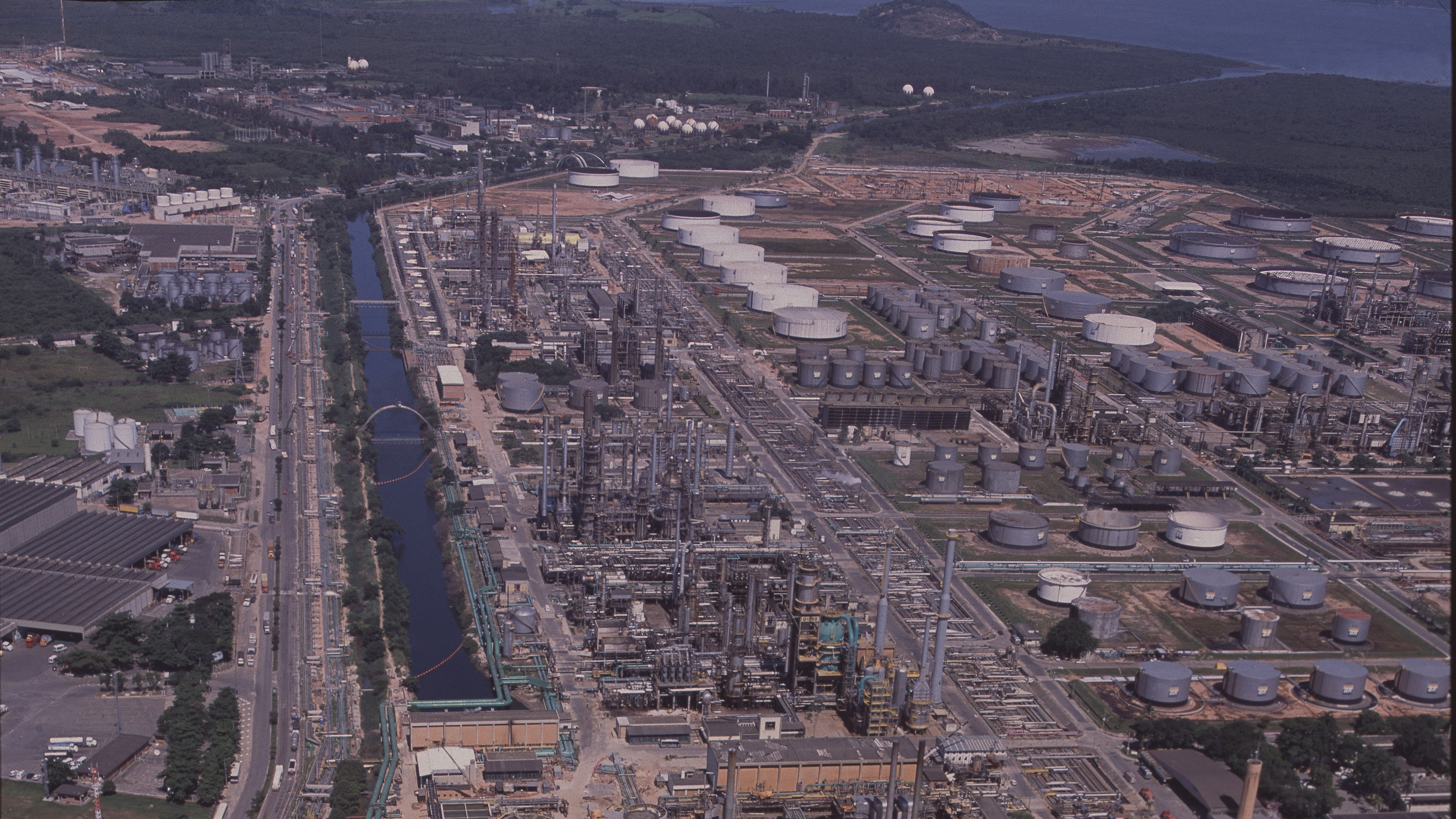 Imagem aérea da Refinaria Duque de Caxias (Reduc)